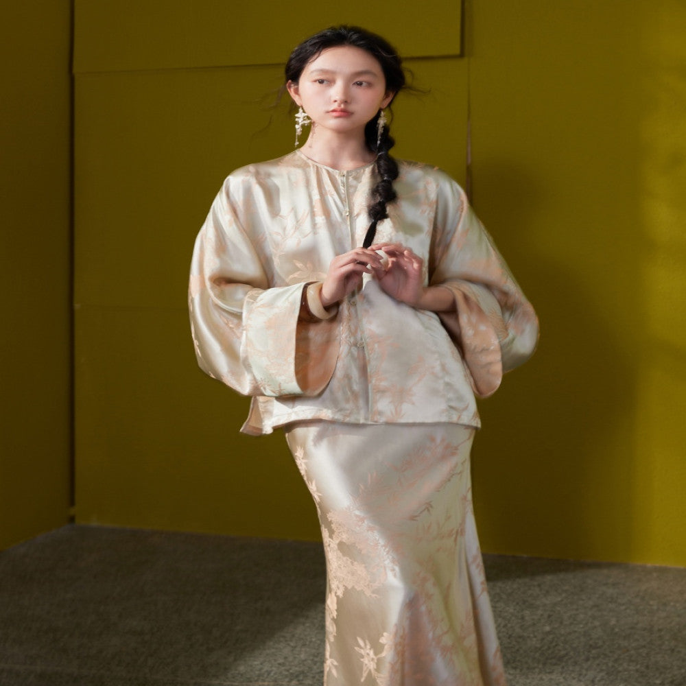 50 mulberry silk Two tone floral pattern reversible New Chinese style jacket with bias cut fishtail skirt No restocking image 4