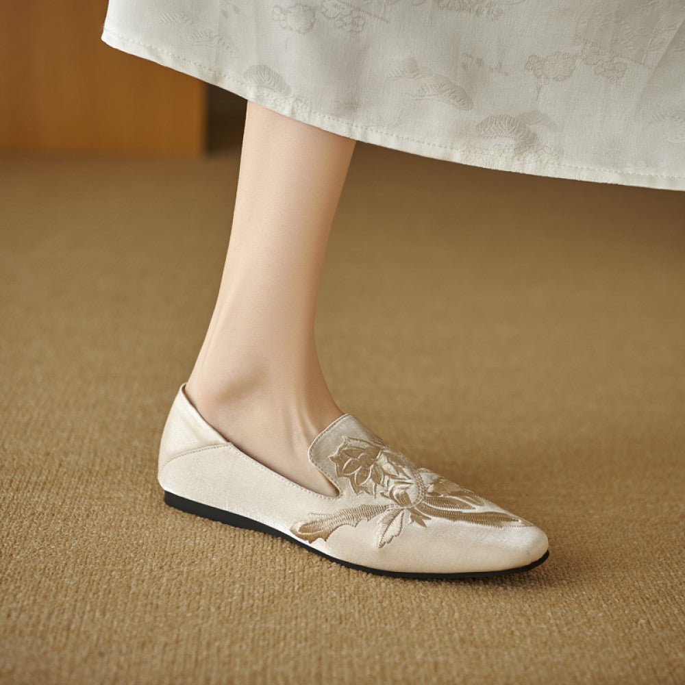 New Chinese embroidery shallow mouth flat sole single shoe for women with soft sole comfortable Chinese style paired with qipao design niche temperament socialite image 72