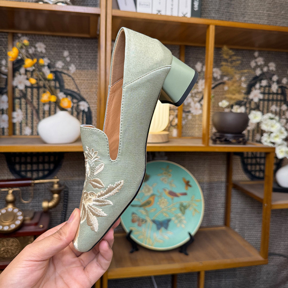 New Chinese embroidery shallow mouth flat sole single shoe for women with soft sole comfortable Chinese style paired with qipao design niche temperament socialite image 12