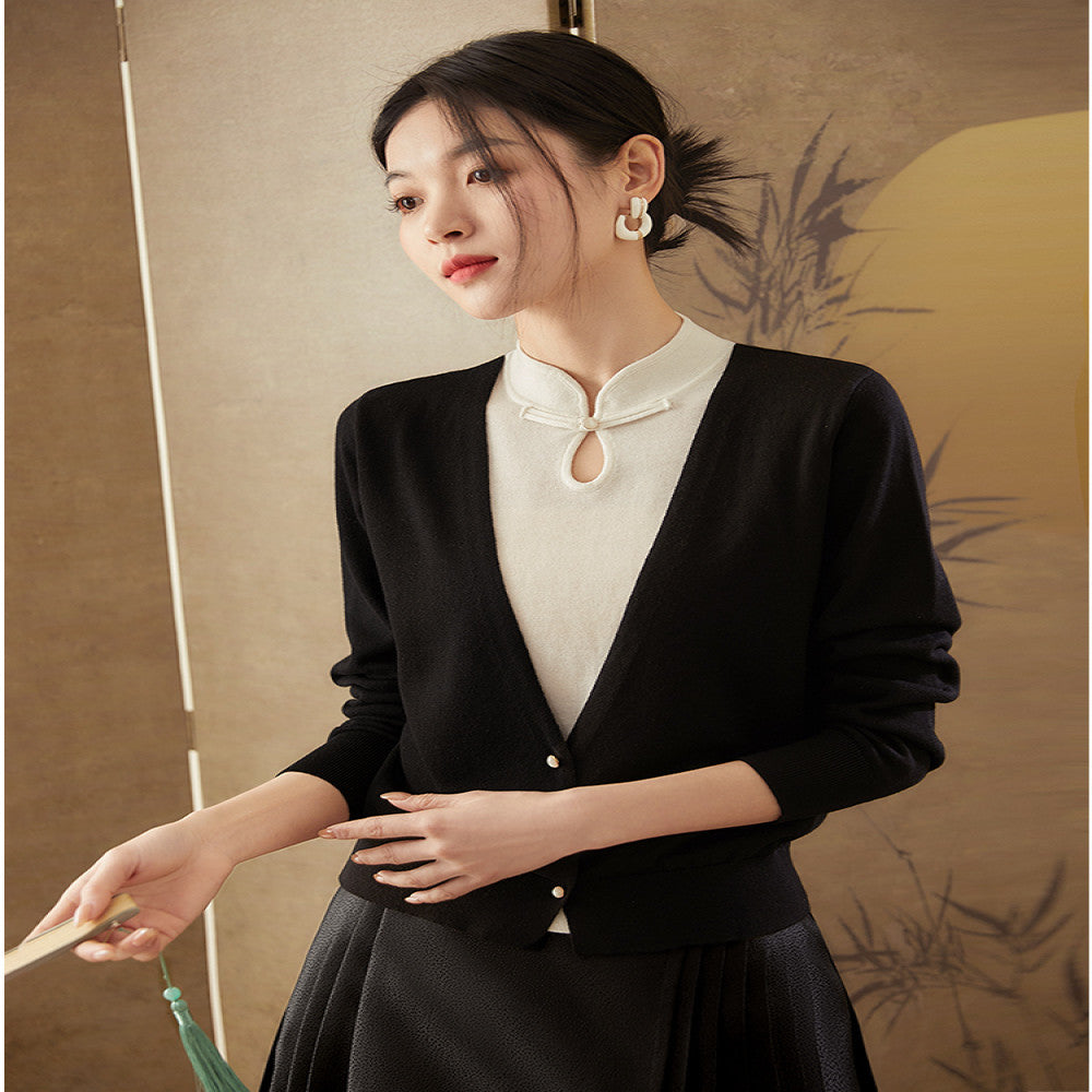Recommended by the hostess The most gentle beauty Rongyan new Chinese style water drop collar fake two piece stitching knitted small top image 2