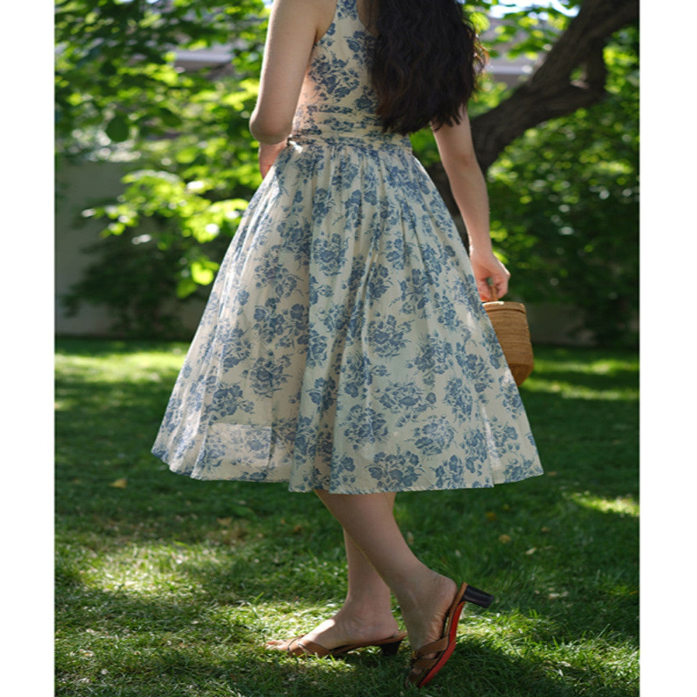 Chings retro printed one necked backless dress with a high waist and slimming effect featuring a large swing skirt and a Hepburn style slimming look image 4