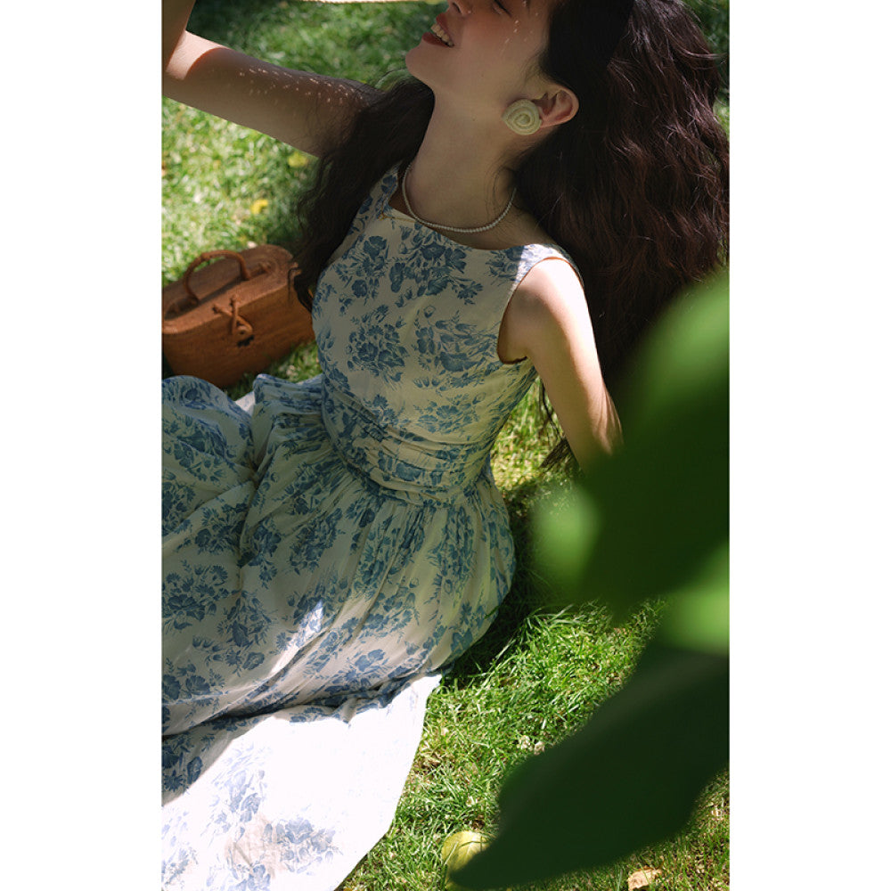 Chings retro printed one necked backless dress with a high waist and slimming effect featuring a large swing skirt and a Hepburn style slimming look image 21