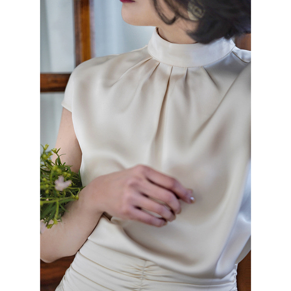 Ching s French retro elegant satin top with a half high collar to cover the flesh OL commuter outfit that looks white and versatile in summer image 10
