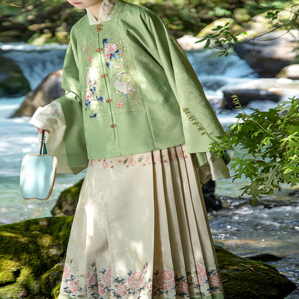 Shanggong Language Egret from Yizhou Ming Dynasty Hanfu Imitation Makeup Flower Embroidery Square Collar Double Collar Complementary Clothing Cross Collar Coat Horse Face Skirt Spring and Autumn image 0