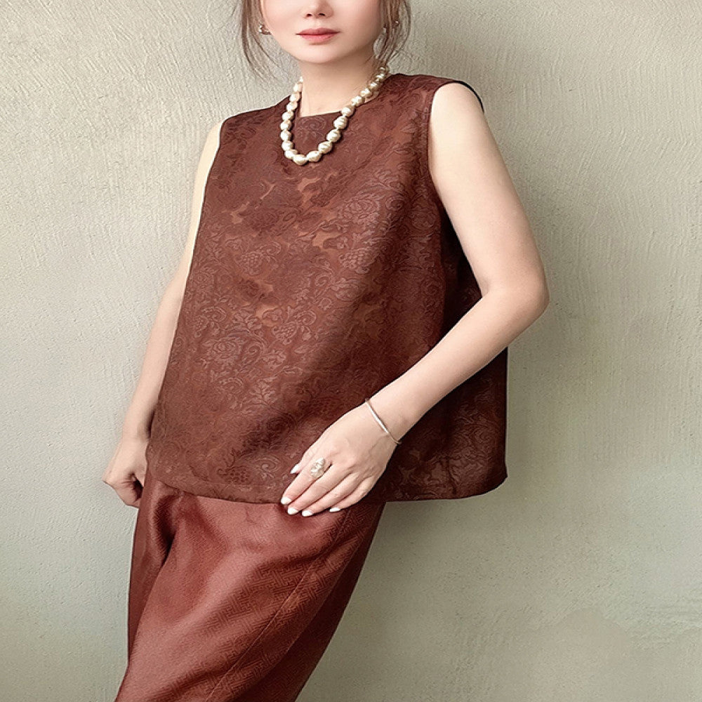 Slow round niche design spring and summer new retro cut flower hollow red ramie red cloud yarn sleeveless T shirt vest top women image 5