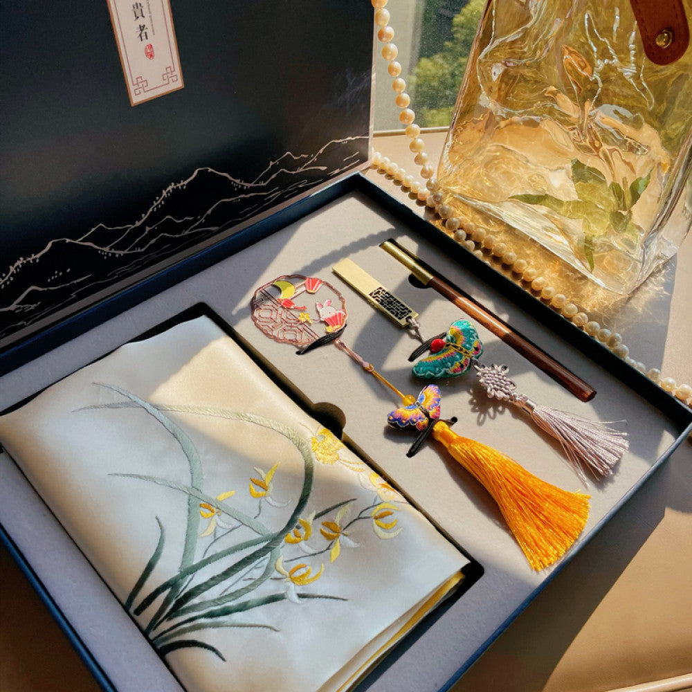 Chinese style Suzhou embroidery gift set hand embroidered silk scarf four piece holiday gift image 0