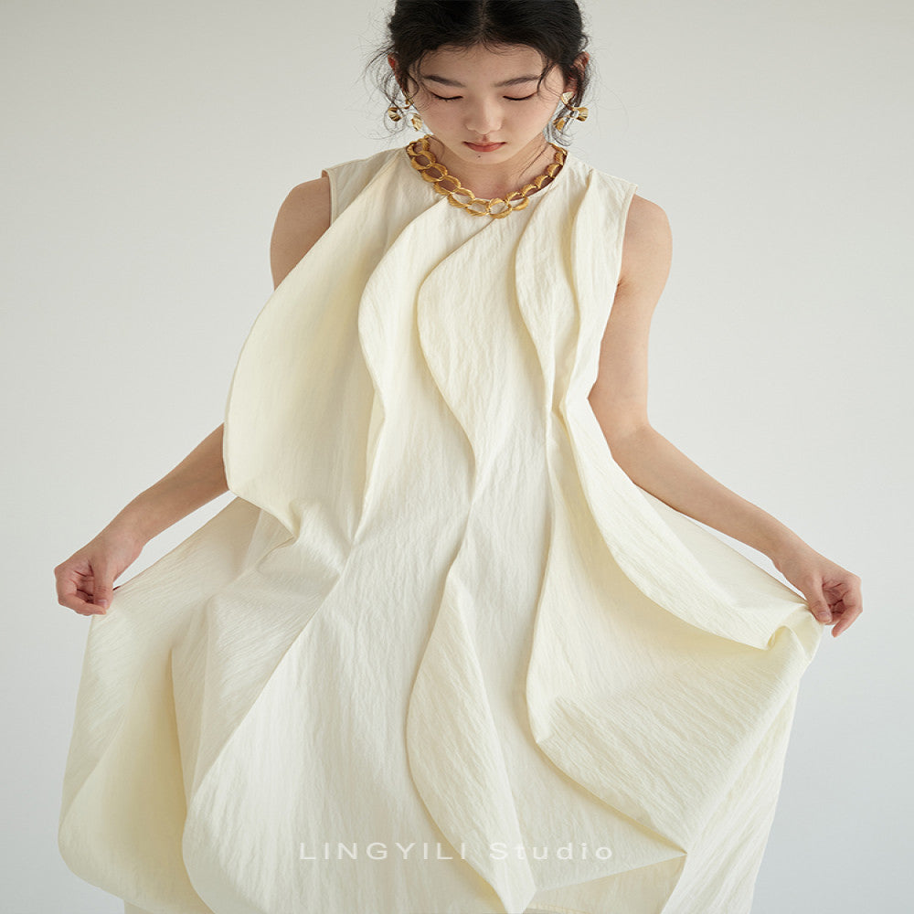 LINGYLI Xia s new original wave shaped standing cut sleeveless round neck designer beige long dress image 0