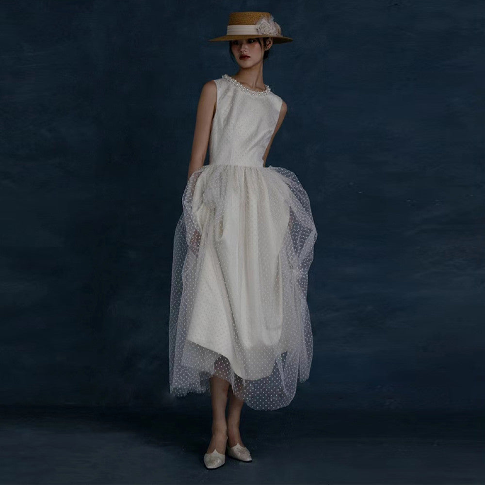 French Hepburn style light wedding dress high end design niche outdoor yarn simple retro bridal registration dress image 2
