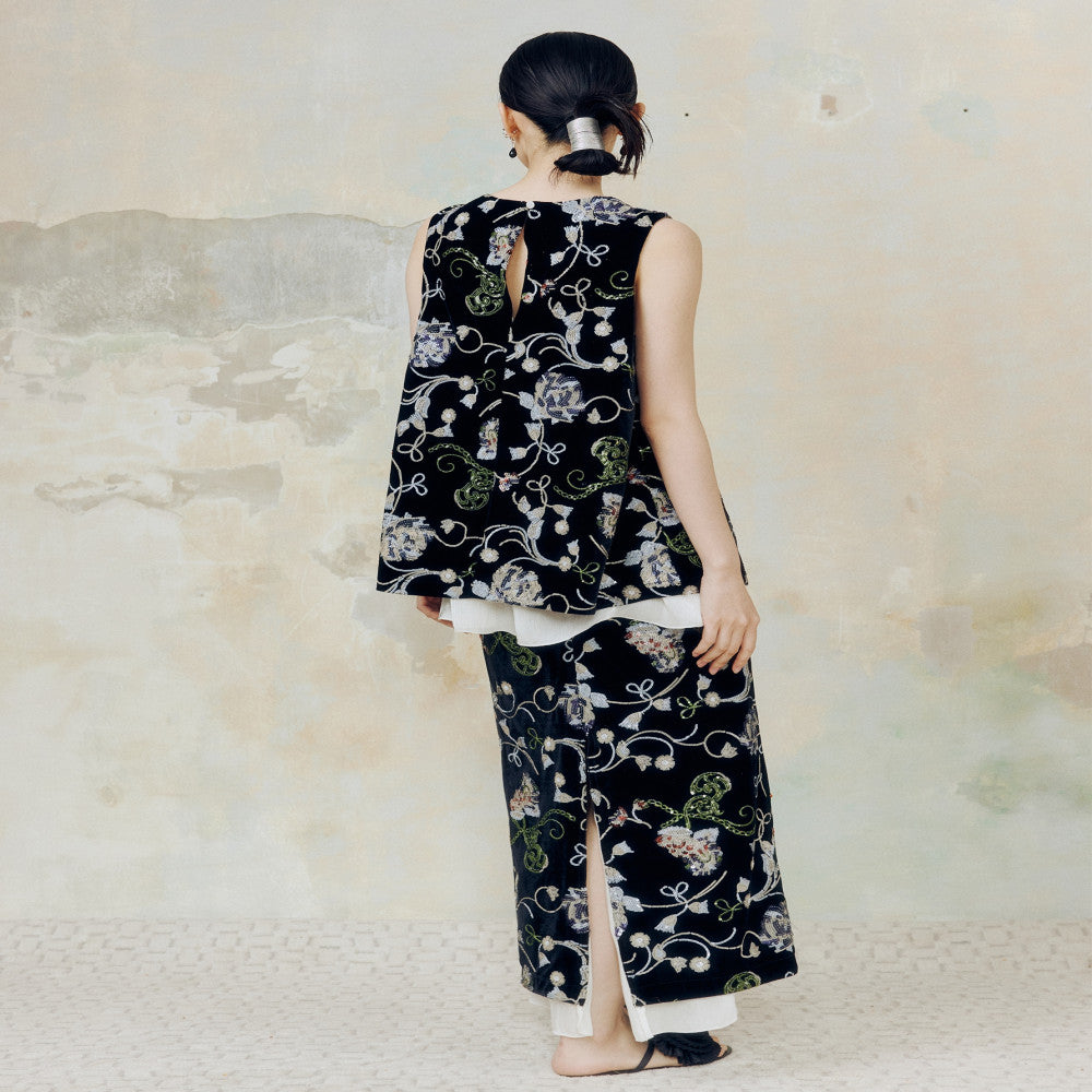 YUANYE Garden Wild Pomegranate Flower Original Innovative Chinese Velvet Heavy Industry Bead Embroidery Vest Half Skirt Set image 2