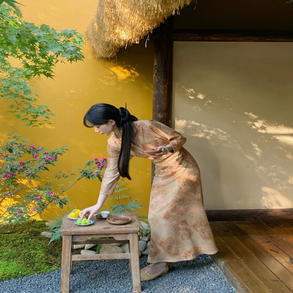 Imagery Lyrical Poem Old Flower Utensils Thickened Suede Velvet New Chinese Style Strap Skirt Improved Cheongsam image 0