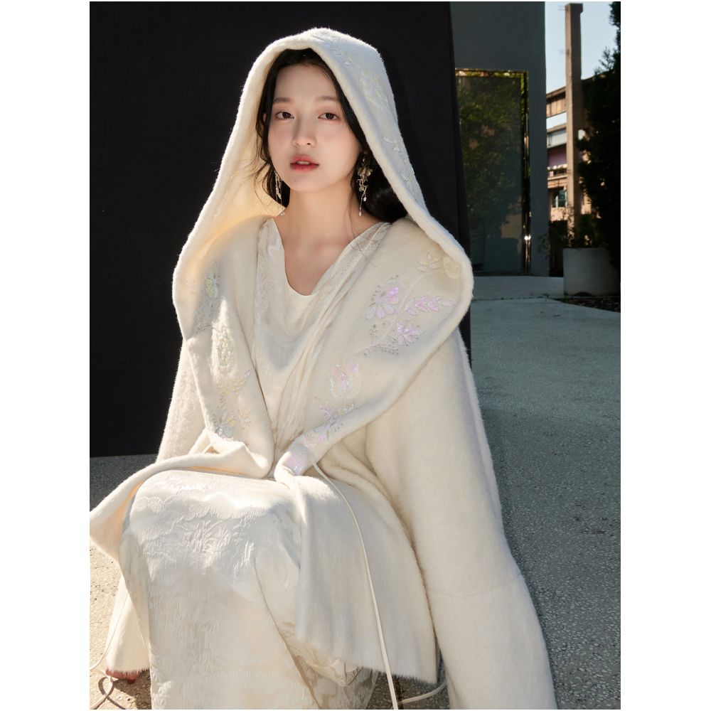 Alpaca wool heavy industry iridescent bead embroidery milk white short cloak jacket image 14