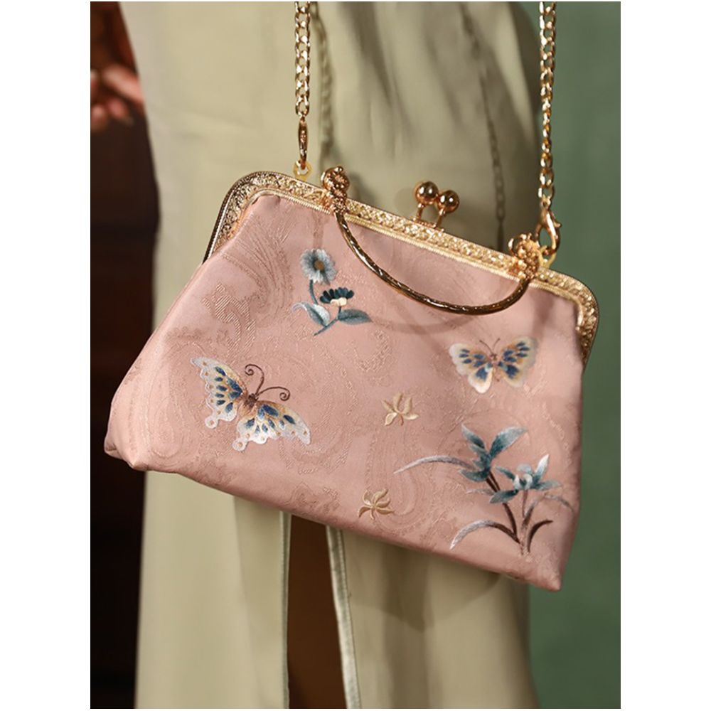 Paired with cheongsam bag retro embroidered handbag 2024 new versatile women s bag Suzhou embroidered beautiful crossbody bag mother s gift image 4