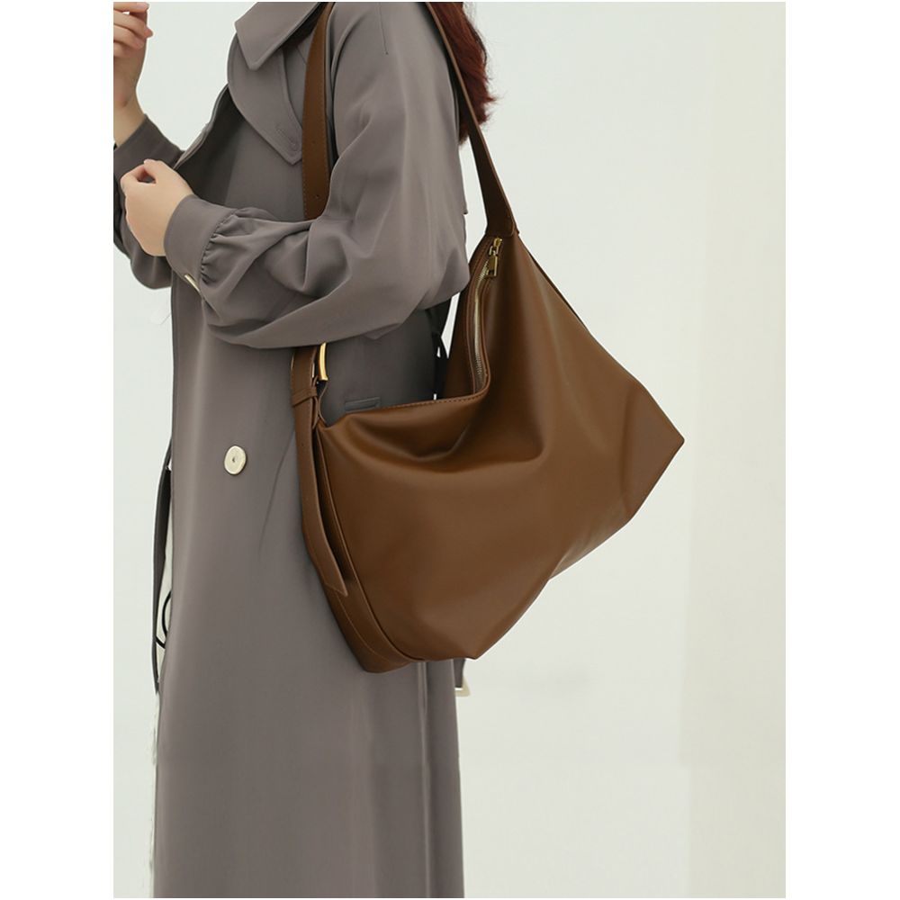 Broadband Crossbody Bag for Women s 04 New Versatile Casual One Shoulder Luxury Commuter Large Capacity Soft Leather Tote Bag image 2