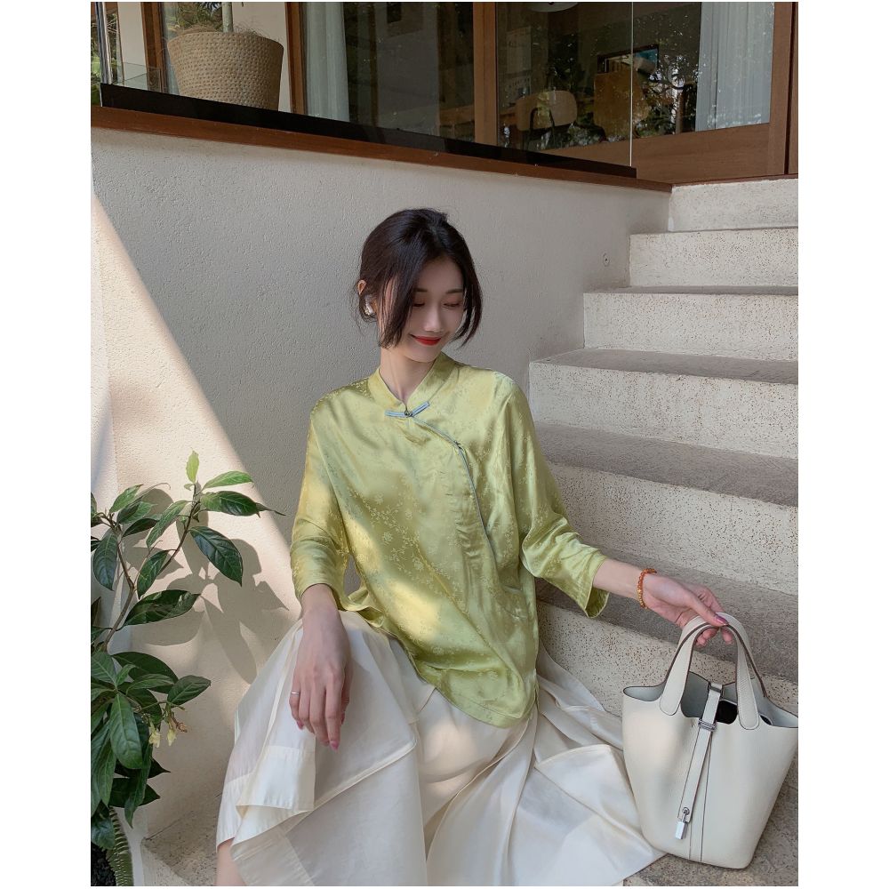 Qiqi Home 2024 Early Autumn New Chinese Ancient Style Embossed Shirt Women s Long Sleeve Design Temperament Top image 6