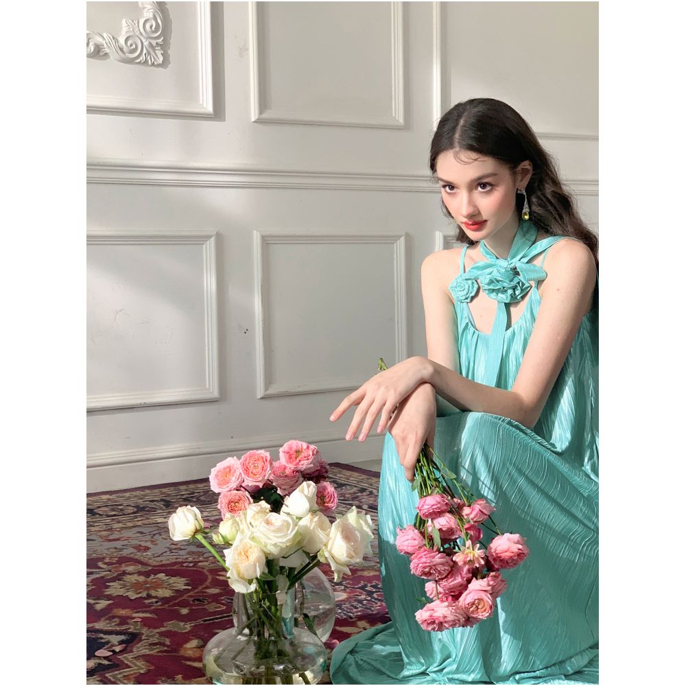 Broken code leak detection Yu Xiaoxiao Blue Mermaid Lady Elegant U neck Texture Long Strap Dress image 5