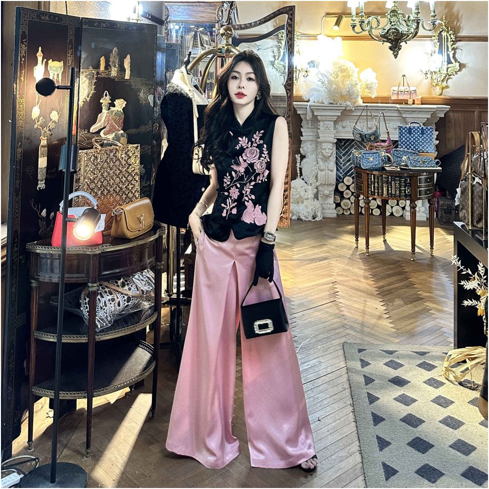 Broken size and leak detection Yu Xiaoxiao a female celebrity with a loose and flowing personality wide leg casual pants 2025 new style image 9