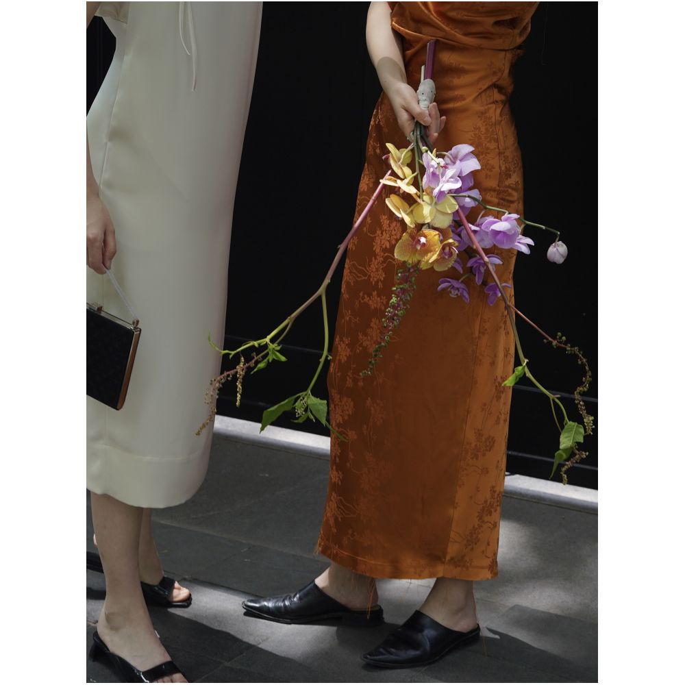 GinGarden s new Chinese style paper figurine stand cut design dress exudes a retro and high end vibe tailored for wedding dresses image 2