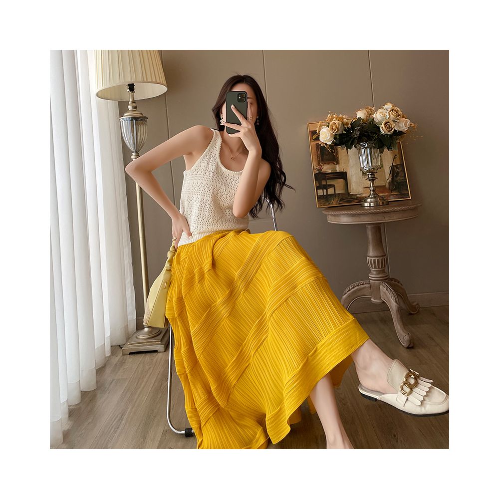 White hollow knitted vest top two piece skirt set small fragrant style pleated skirt set women s summer 2025 new style image 15