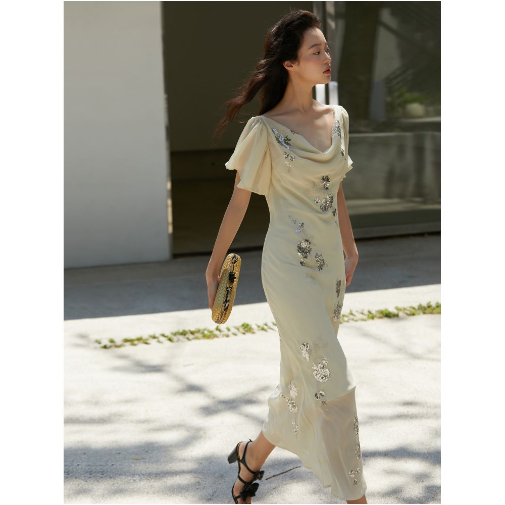 Bead embroidery vintage style Elegant curves with three dimensional cutting Fairy style dress sold out without replenishment image 3