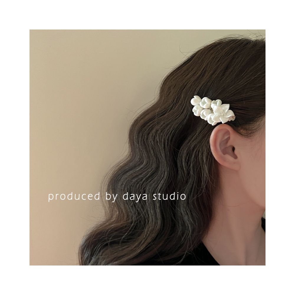 Wake up that jasmine super fairy French retro ceramic flower hair clip light luxury high end sense niche temperament edge clip image 3