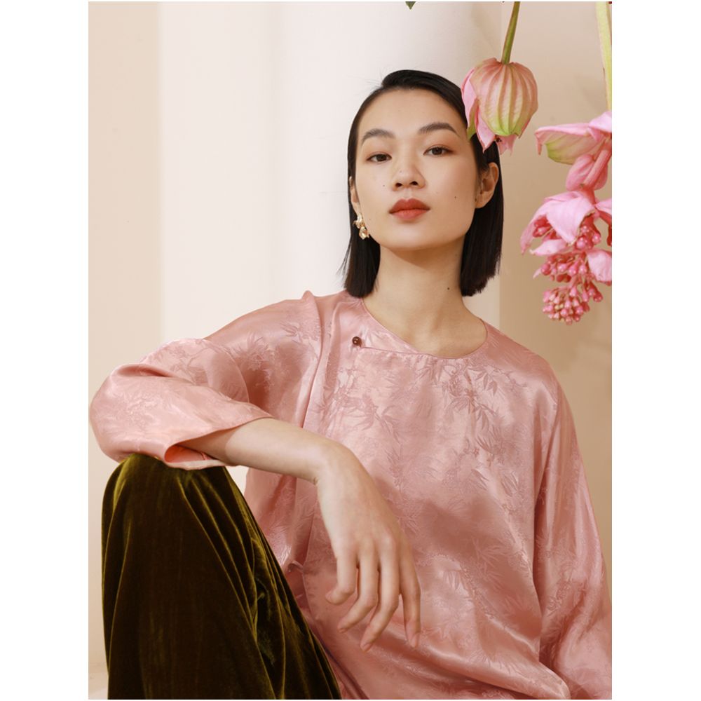 Ruyi Lianyun Autumn Collection New Oblique Collar Sleeve Round Collar Jacquard Top Women s Retro New Chinese Style Loose Shirt image 1