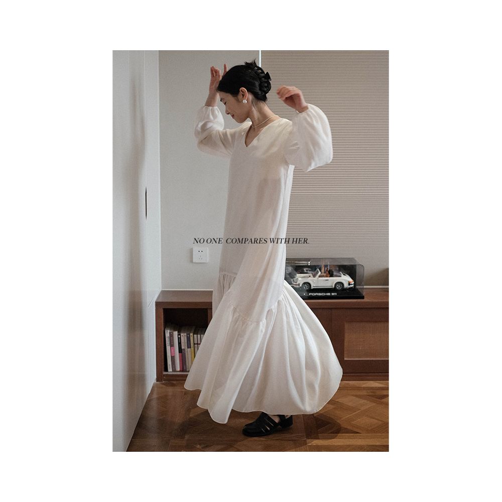 The first female to collaborate with her original niche design of Spring and Autumn French Fairy Shirt Knowledge V neck loose long sleeved dress image 7