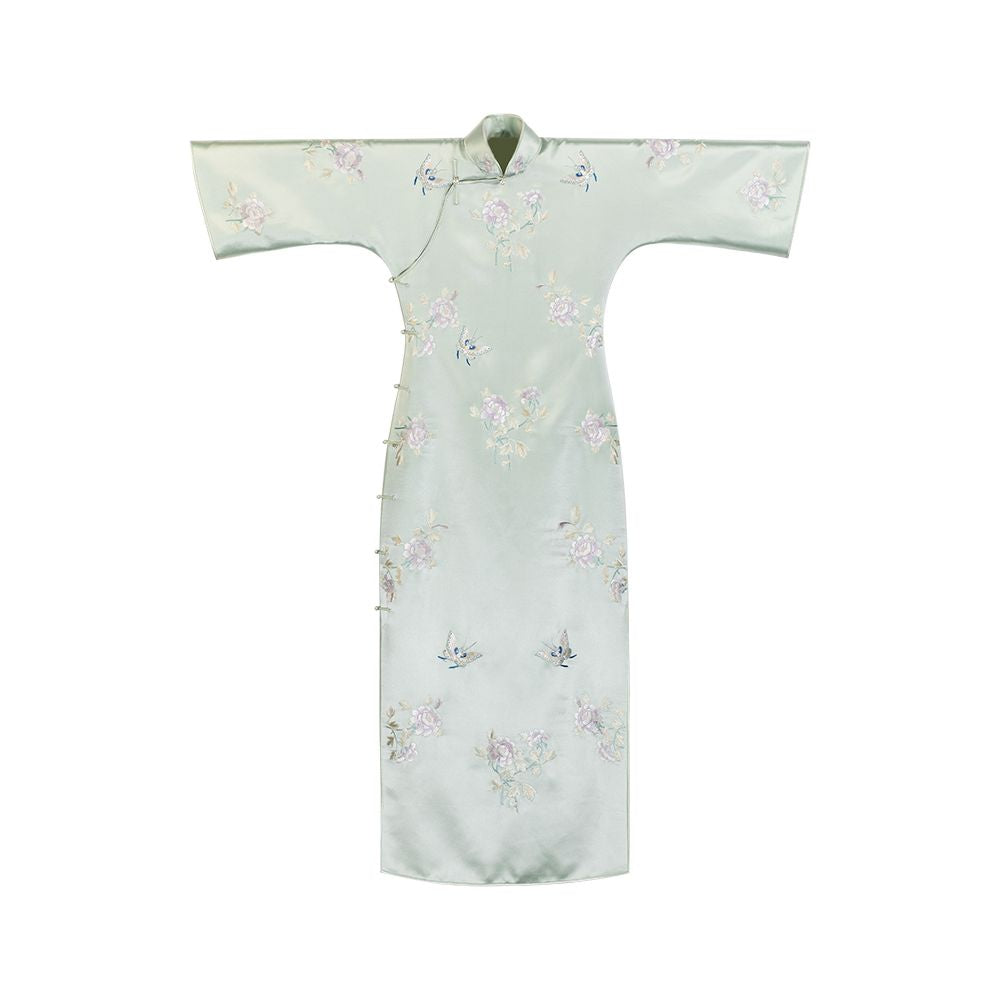 Mingzhi Qingxiao One City Wind Plush Acetic Acid Satin Elegant Embroidered Inverted Big Sleeve Cheongsam Skirt Young Style Daily image 13