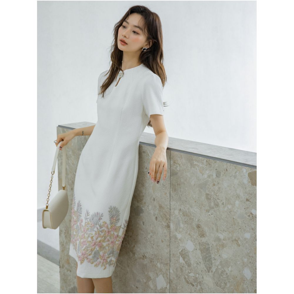 Spring and Autumn gentle national style celebrity jacquard heavy white dress 2550 light dress improved young cheongsam skirt image 2
