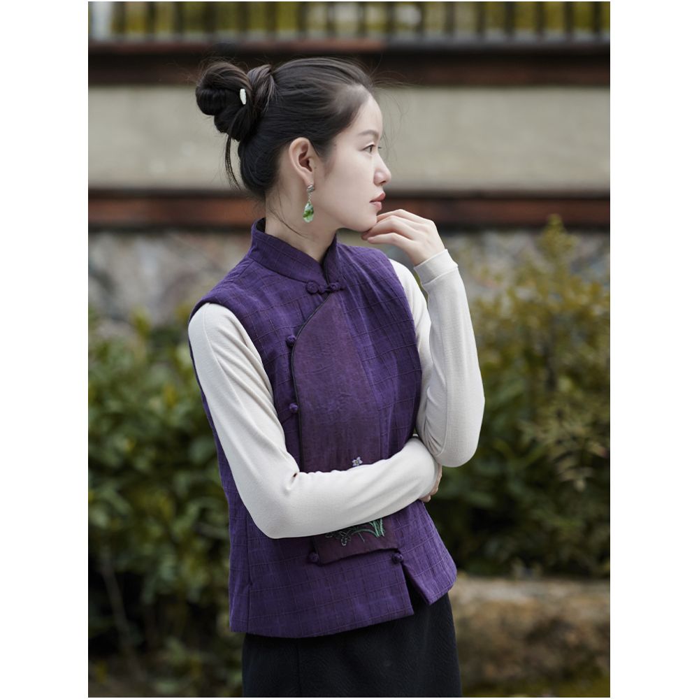 Thank you for the flowers blooming on the road morning silk xiangyun yarn with wool pieces hand embroidered short button vest image 3