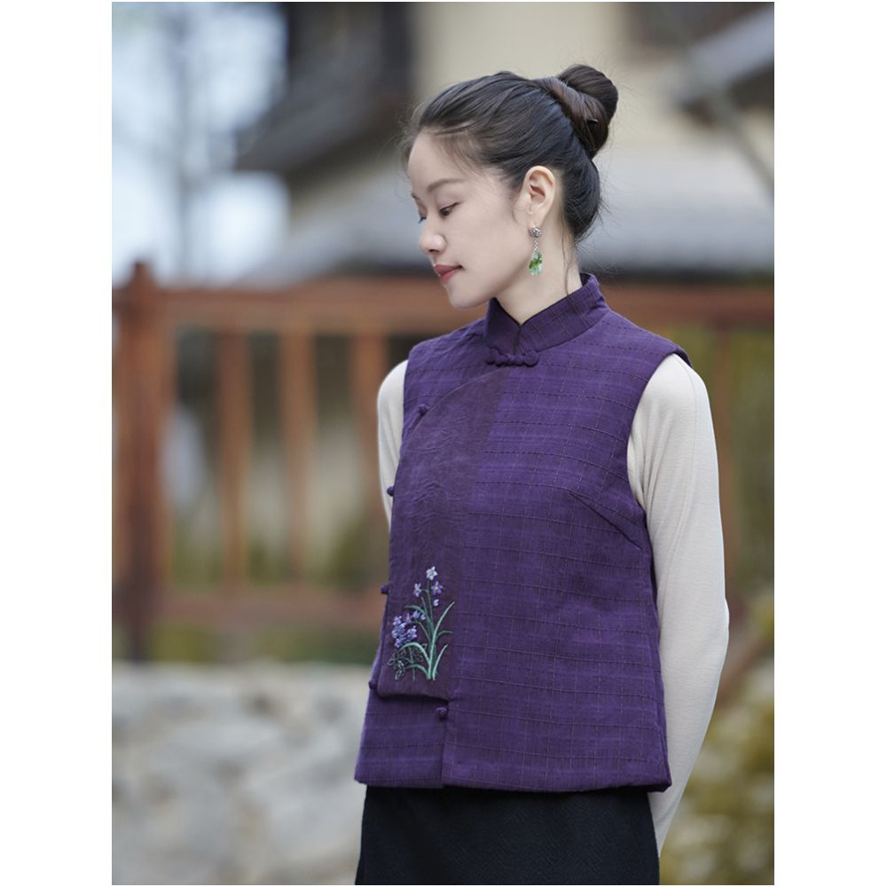 Thank you for the flowers blooming on the road morning silk xiangyun yarn with wool pieces hand embroidered short button vest image 5