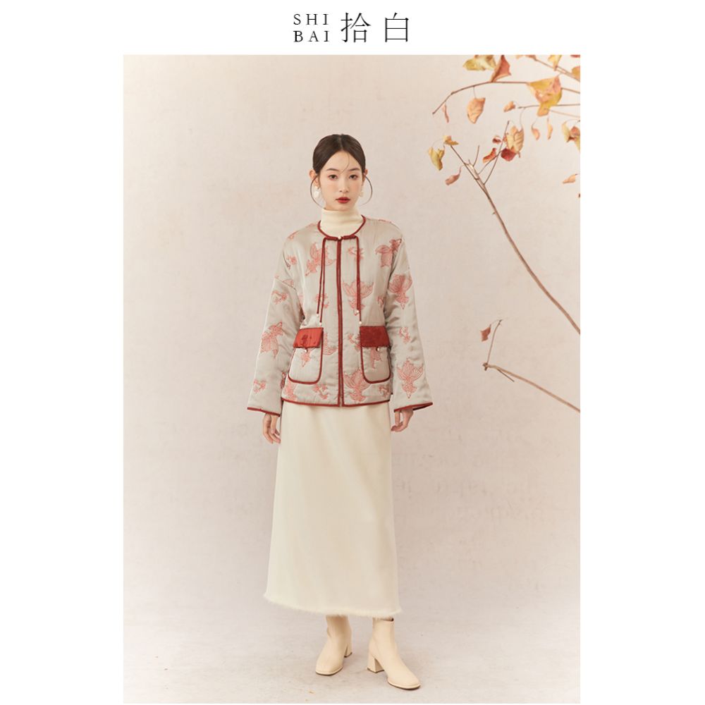 SHIBAI Shibai new Chinese style red national style koi embroidery cotton jacket women 2024 winter short button jacket image 3