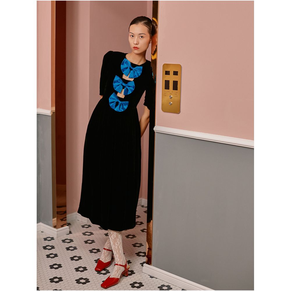 Asaya1505 - French retro fashion photography short-sleeved puff sleeve black silk velvet blue bow long skirt dress