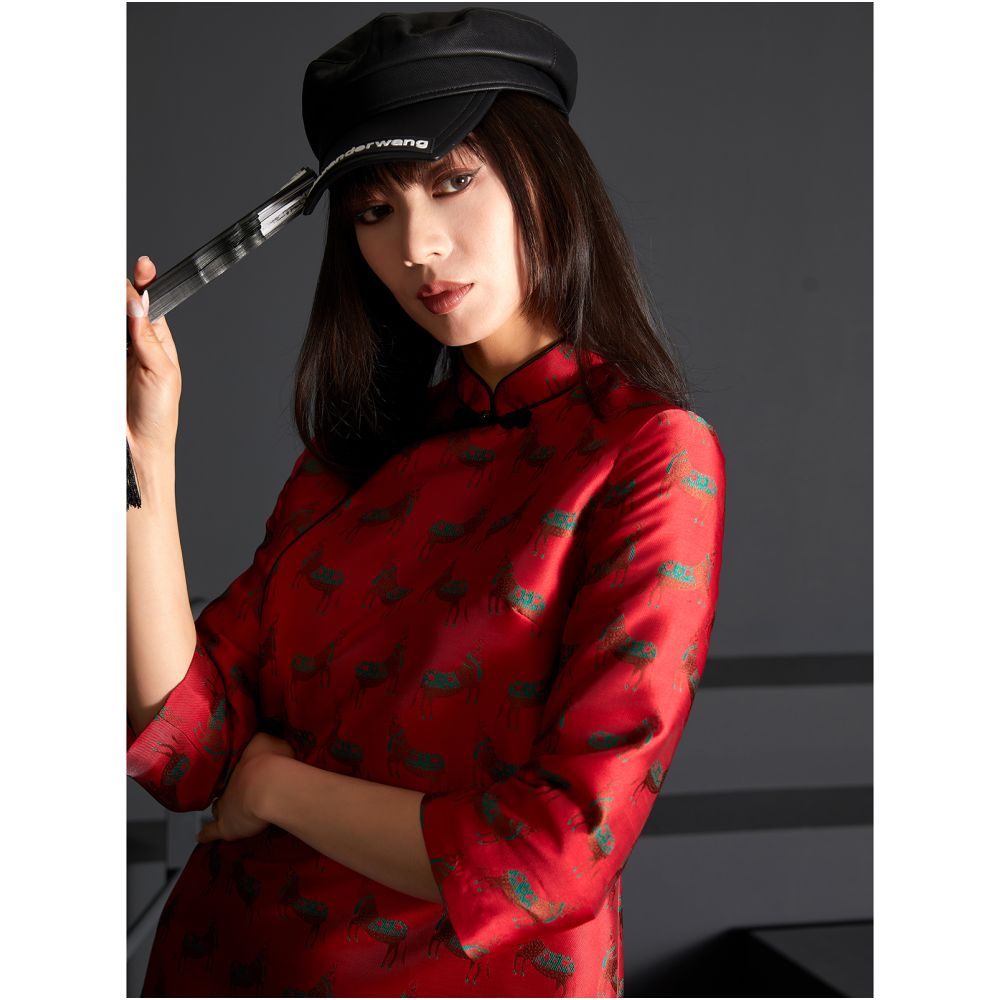 Original and niche design by Jiro 2024 retro brocade slant collar improved long Tang style jacquard slim fit short cheongsam image 1
