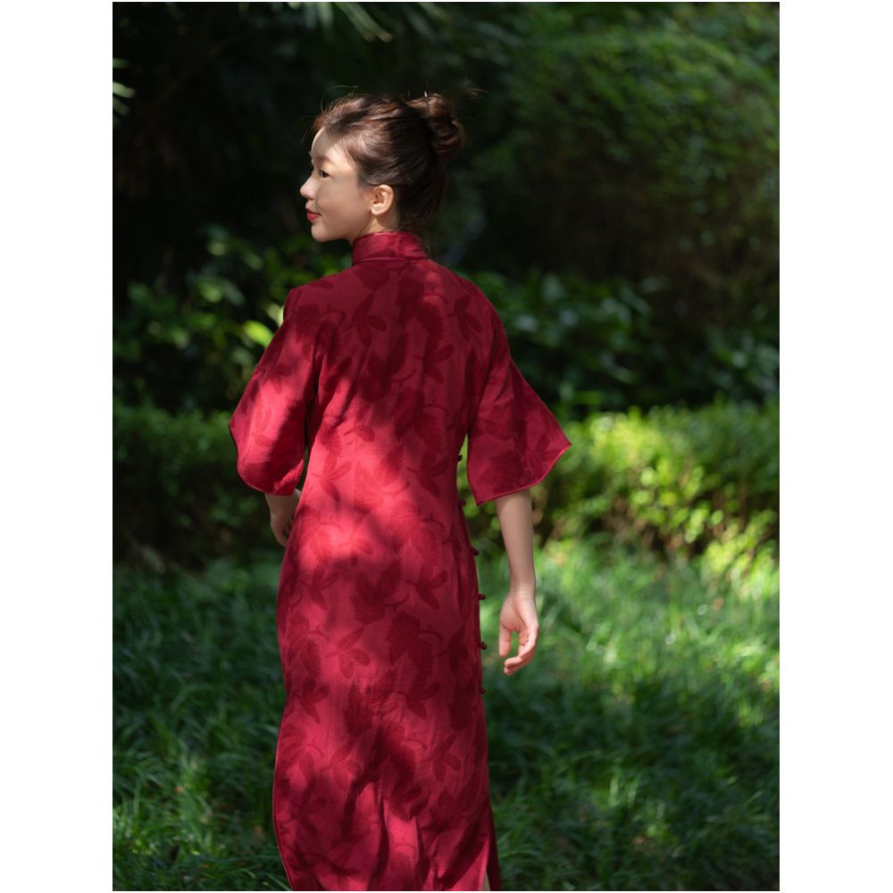 Wang Batian s original autumn and winter pure cotton silk cheongsam with handmade inverted sleeves and slim fitting cheongsam collar image 4