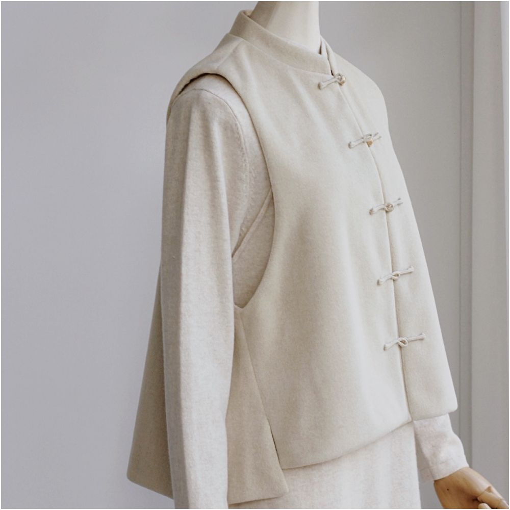 Asaya1473 - Chinese style red Tang vest