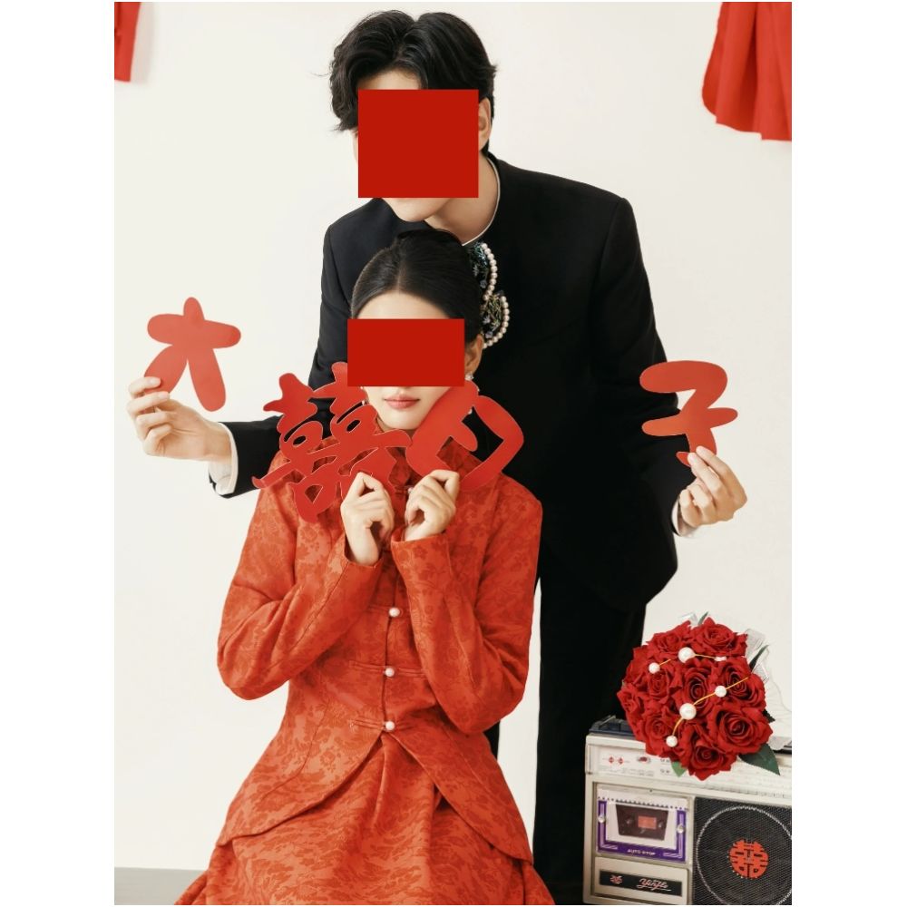 A set of high end Chinese style engagement dresses paired with a new Chinese style red dress in stock for autumn image 1
