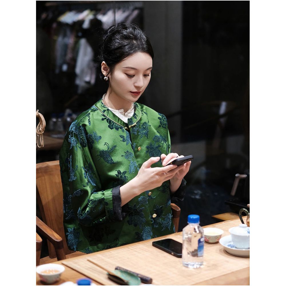This year s fashion trend is beautiful fragrant high end unique and super beautiful The new Chinese style light Chinese style green jacquard jacket is for women image 2