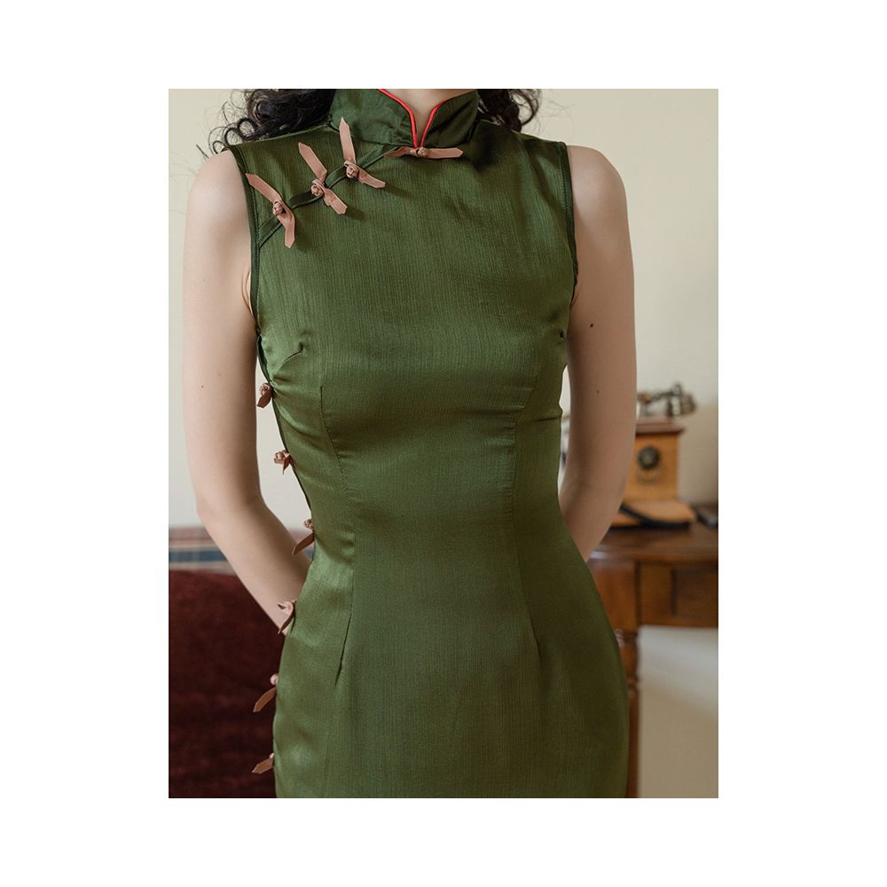 Clearing the warehouse at a loss No refunds no exchanges There may be a small flaw in the bamboo leaf green qipao which is elegant and sleeveless image 5