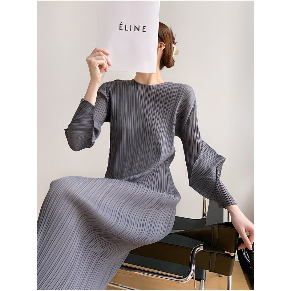 BLUE Y Spring Design Sleeves Round Neck Medium Length Folded Dress Long Sleeves Nine Cent Sleeves Slim Fit image 9