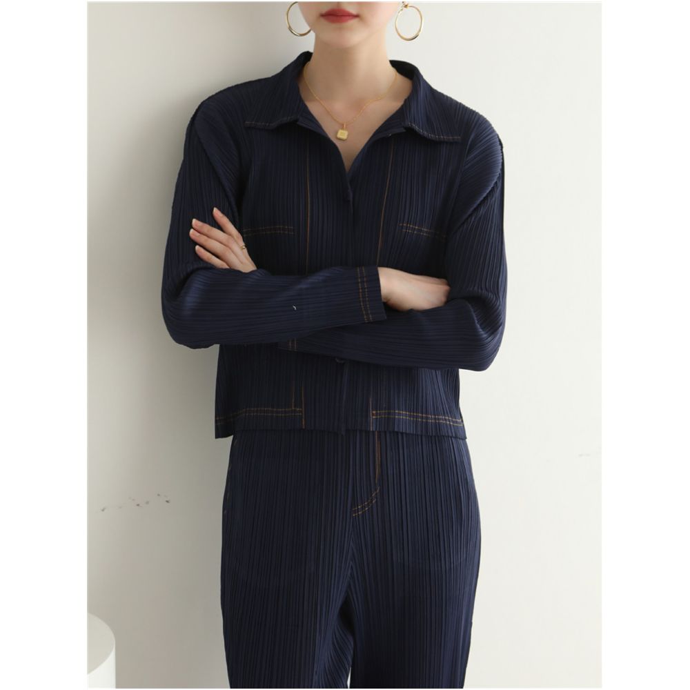 Quality of pleated clothing counter autumn and spring styles high end pleated Korean casual lapel denim shirt cropped pants set image 3