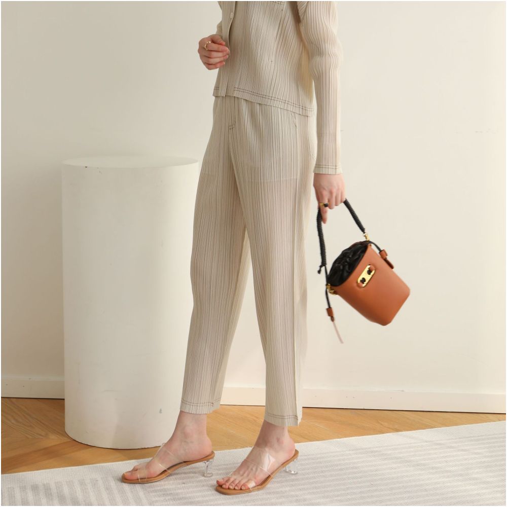 Quality of pleated clothing counter autumn and spring styles high end pleated Korean casual lapel denim shirt cropped pants set image 14