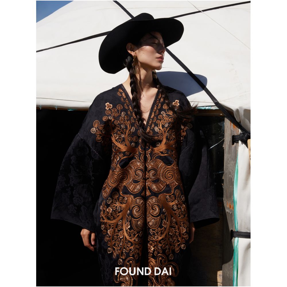 Lush banyan tree Dong ethnic group antique embroidery over 800000 stitches new Chinese style robe style dress image 8