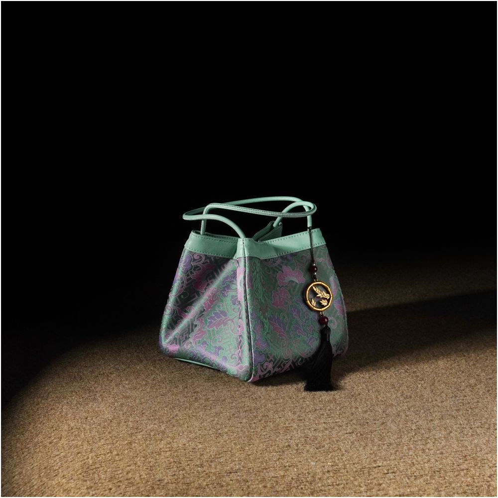 New Chinese style Chinese style handbag fragrant cloud yarn handbag small square handbag with cheongsam handbag mulberry silk women s small handbag image 19