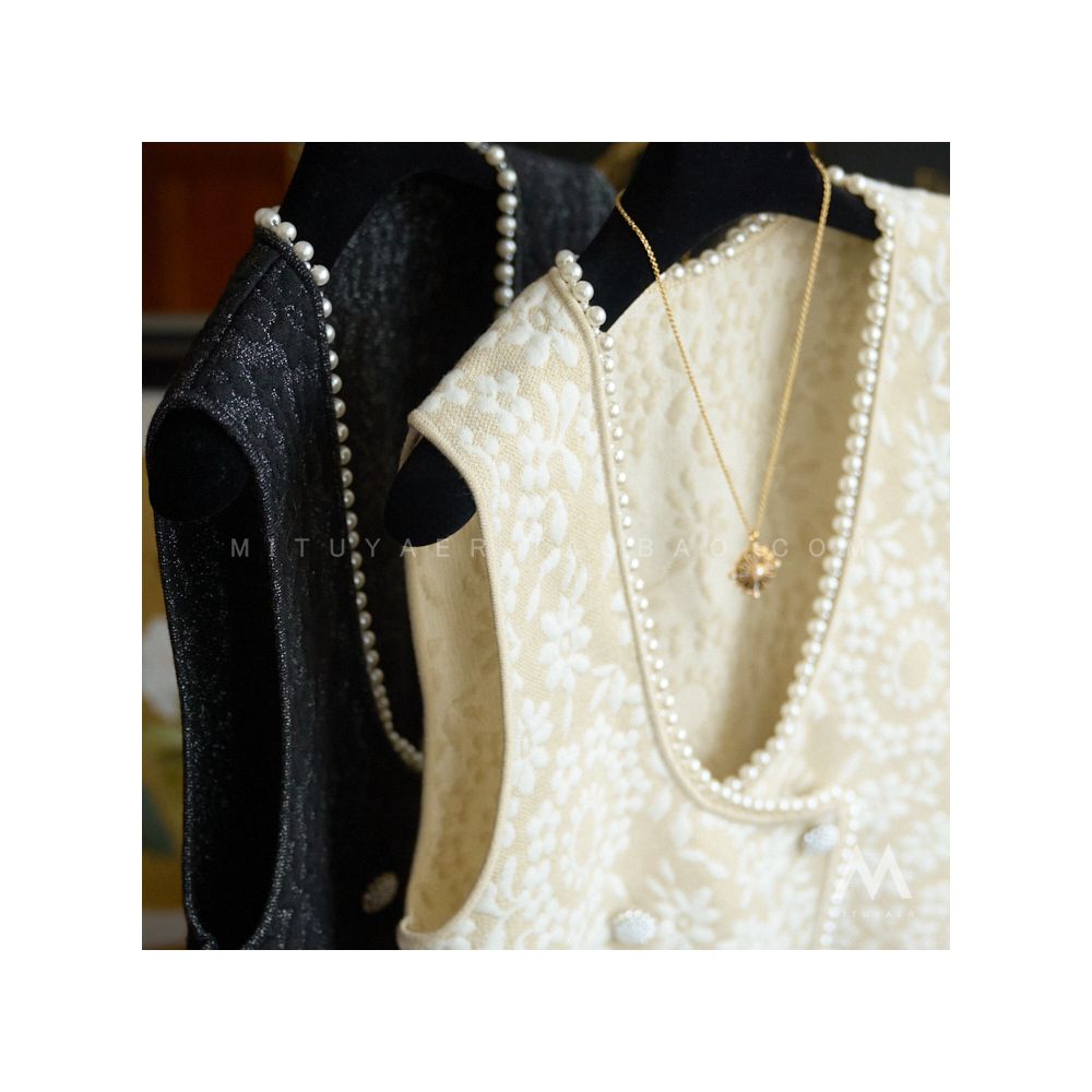 Lingering in the heart overlapping temperament doubled bead relief flower texture knitted vest vest vest T07030 image 3