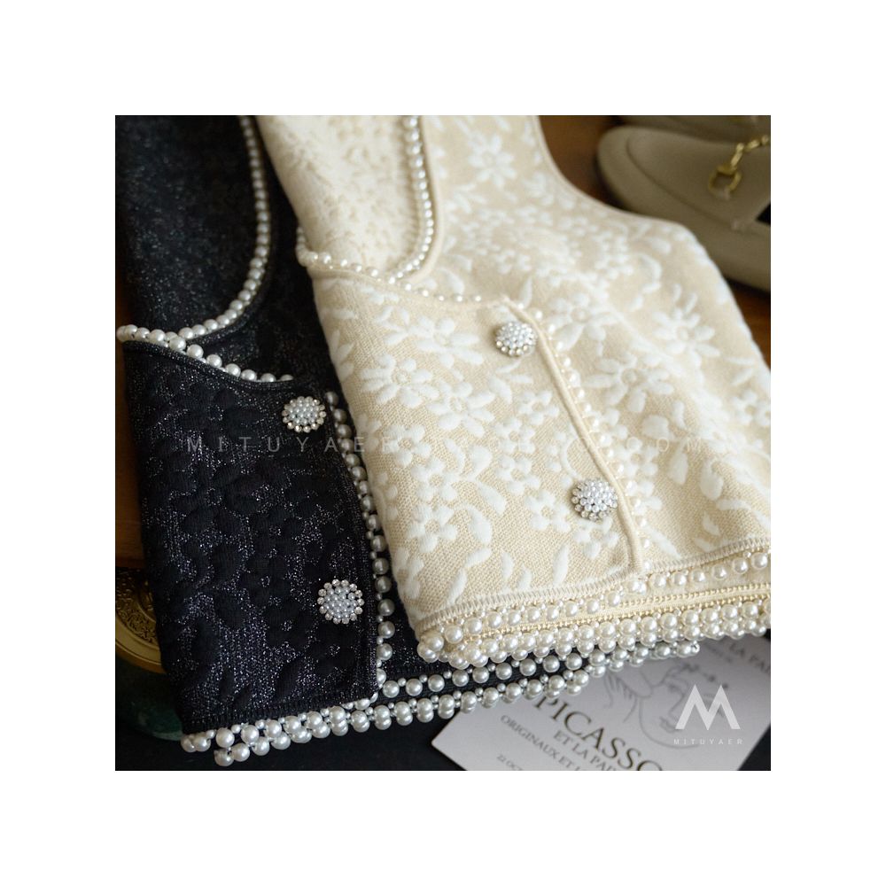 Lingering in the heart overlapping temperament doubled bead relief flower texture knitted vest vest vest T07030 image 4