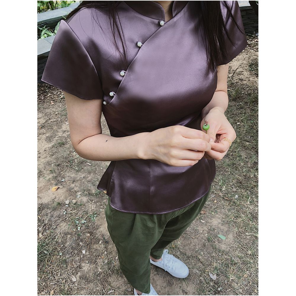 Monthly poster silk cheongsam top appears slim with exposed waist slightly wide short sleeved stand up collar slim fit silk side zipper image 5