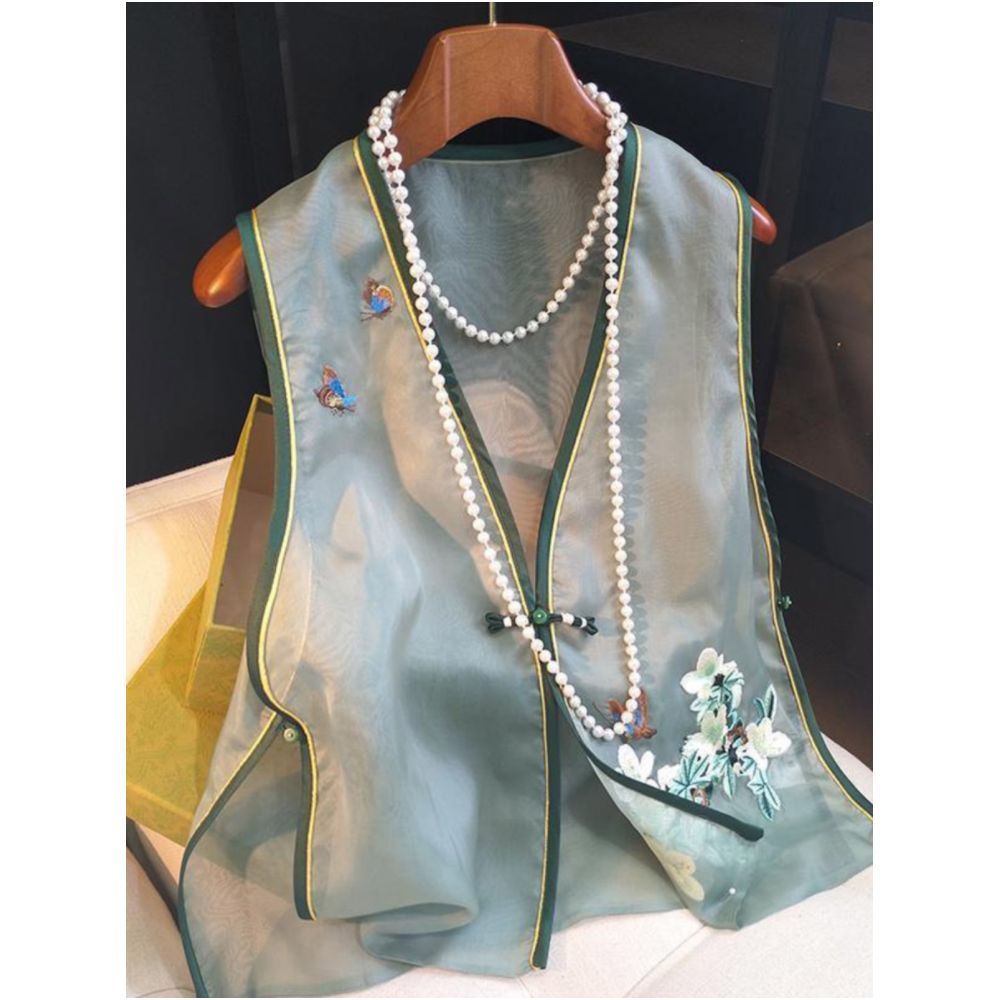 New Chinese style buckle vest top for women in autumn 2025 retro style improved embroidery sleeveless temperament worn with a vest image 0