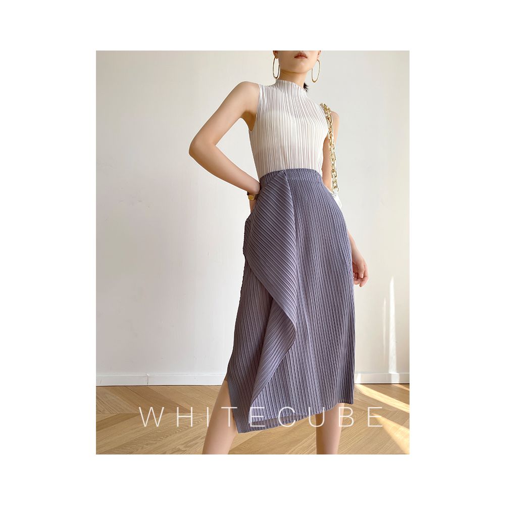 2024 Spring Summer Miyake style pleated black medium to long versatile irregular internet famous pleated A line half body skirt image 2