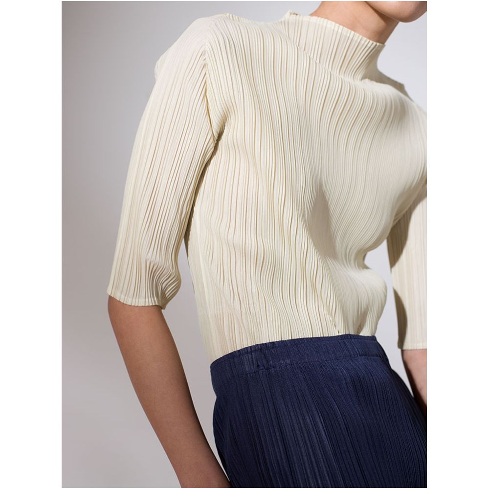 Whitecube early spring mid sleeve design T shirt with three quarter sleeves and a otaku style top with pleats and short sleeves as a base for women image 1