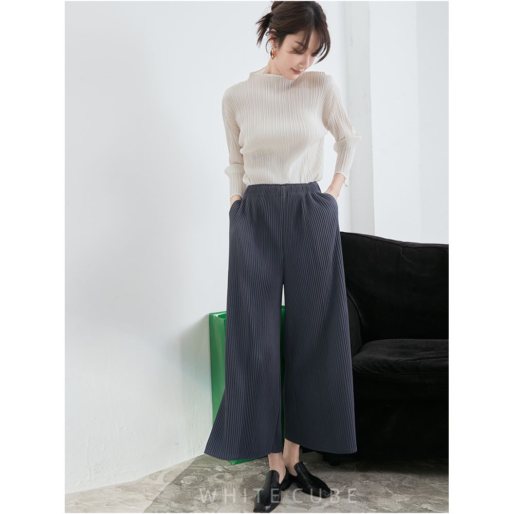 Whitecube2025 spring style three bedroom pleated wide leg pants loose hanging French retro style casual pants for women image 7